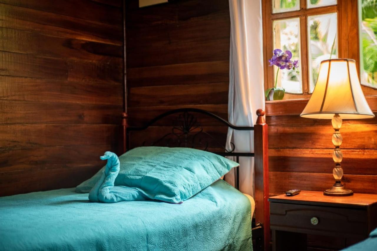 Hotel Tierra Verde Bed And Breakfast بوكاس تاون المظهر الخارجي الصورة