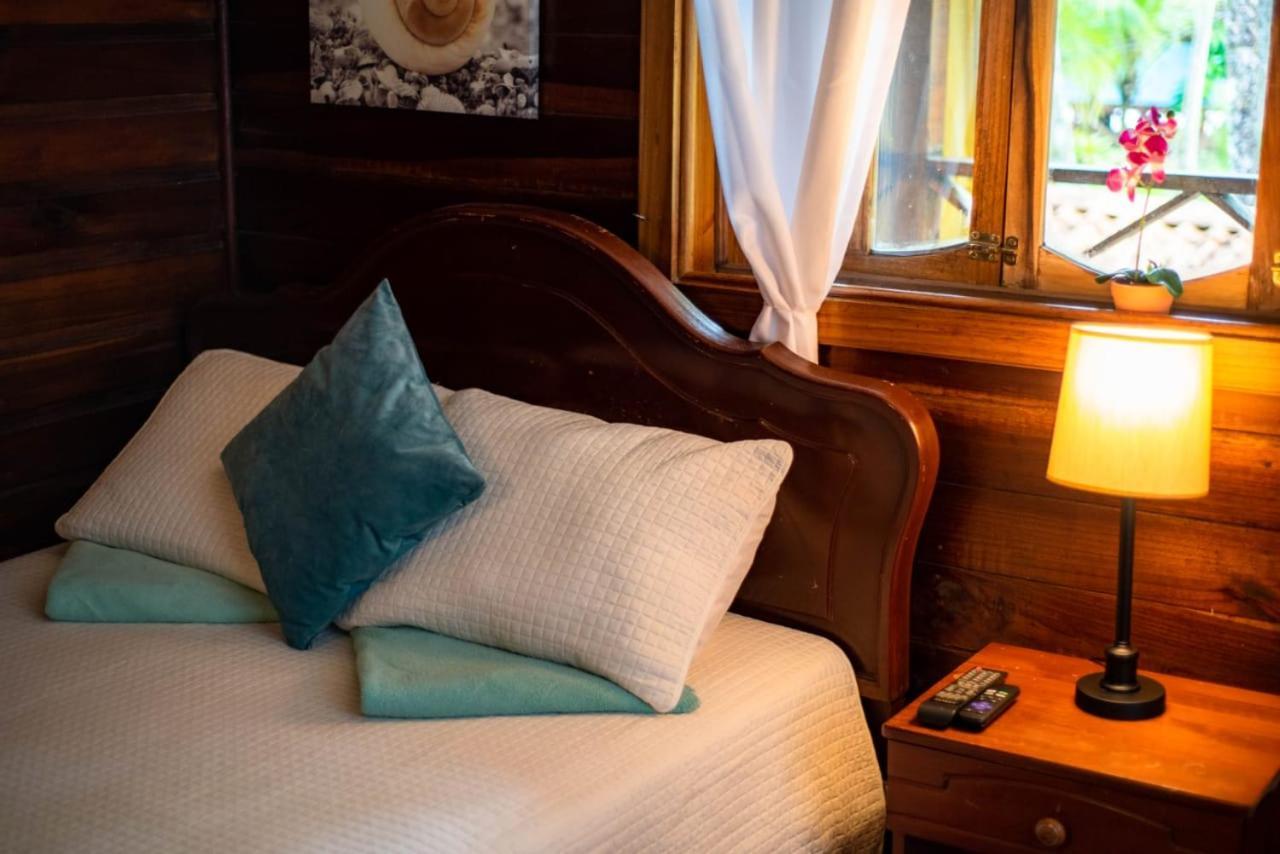 Hotel Tierra Verde Bed And Breakfast بوكاس تاون المظهر الخارجي الصورة