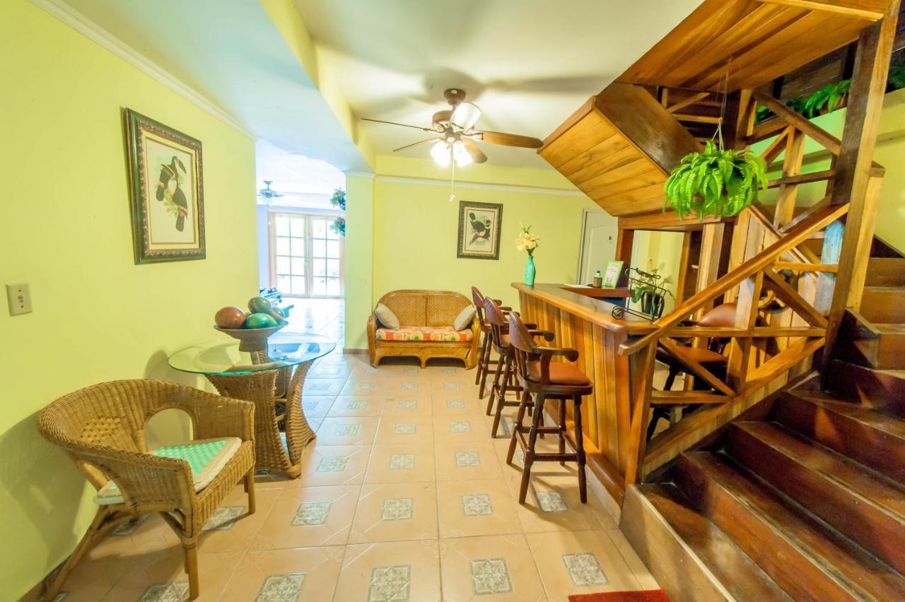 Hotel Tierra Verde Bed And Breakfast بوكاس تاون المظهر الخارجي الصورة