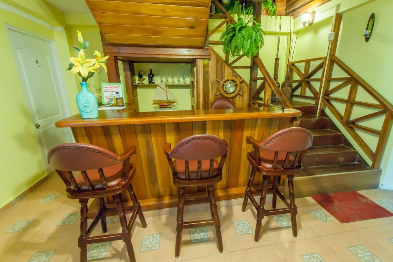 Hotel Tierra Verde Bed And Breakfast بوكاس تاون المظهر الخارجي الصورة
